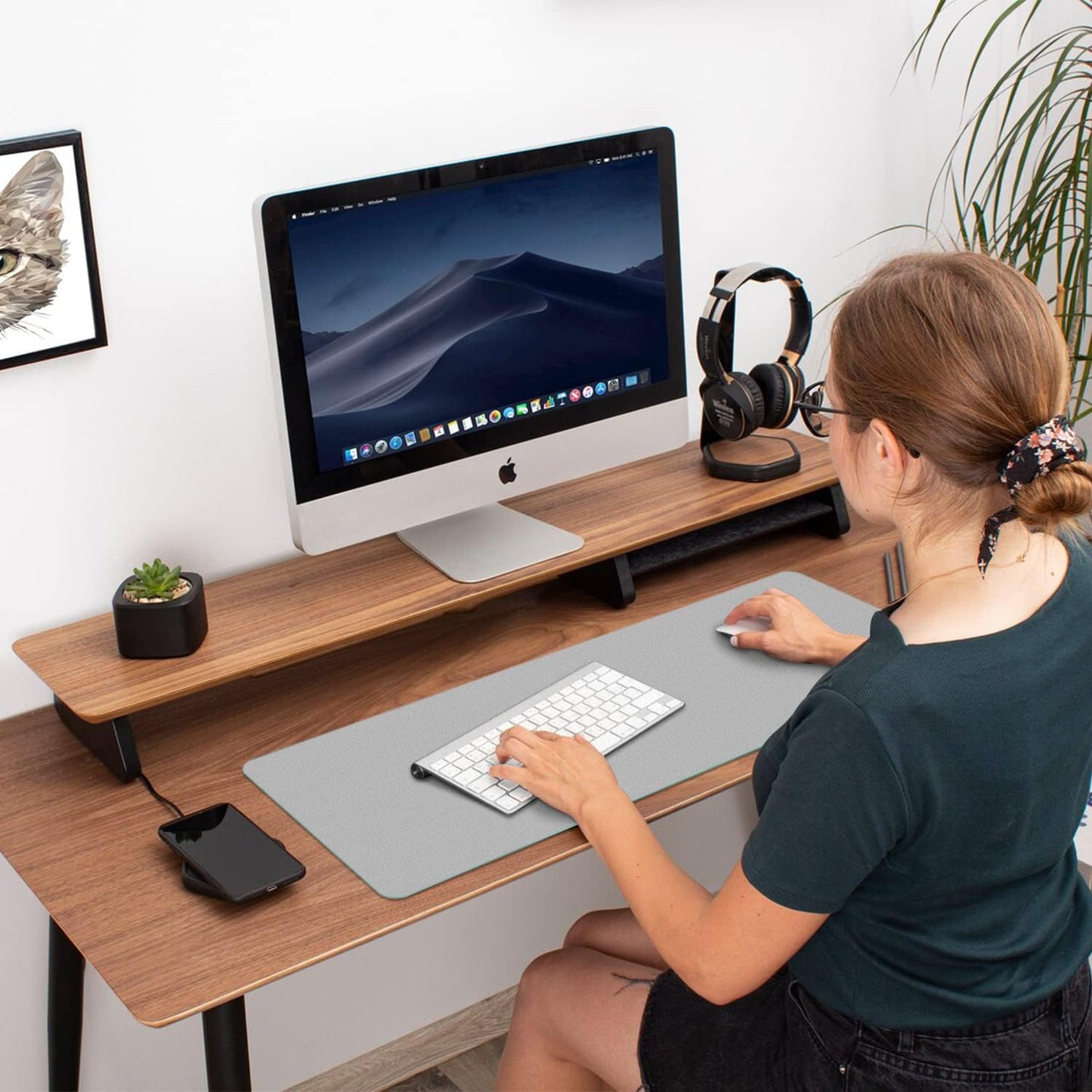 Aothia Double-Sided PU Leather Desk Pad - Non-Slip Large Mouse Pad & Desk Mat for Office, Home - Waterproof, Easy to Clean, Durable Dual-Sided Surface (31.5" x 15.7", Grey)