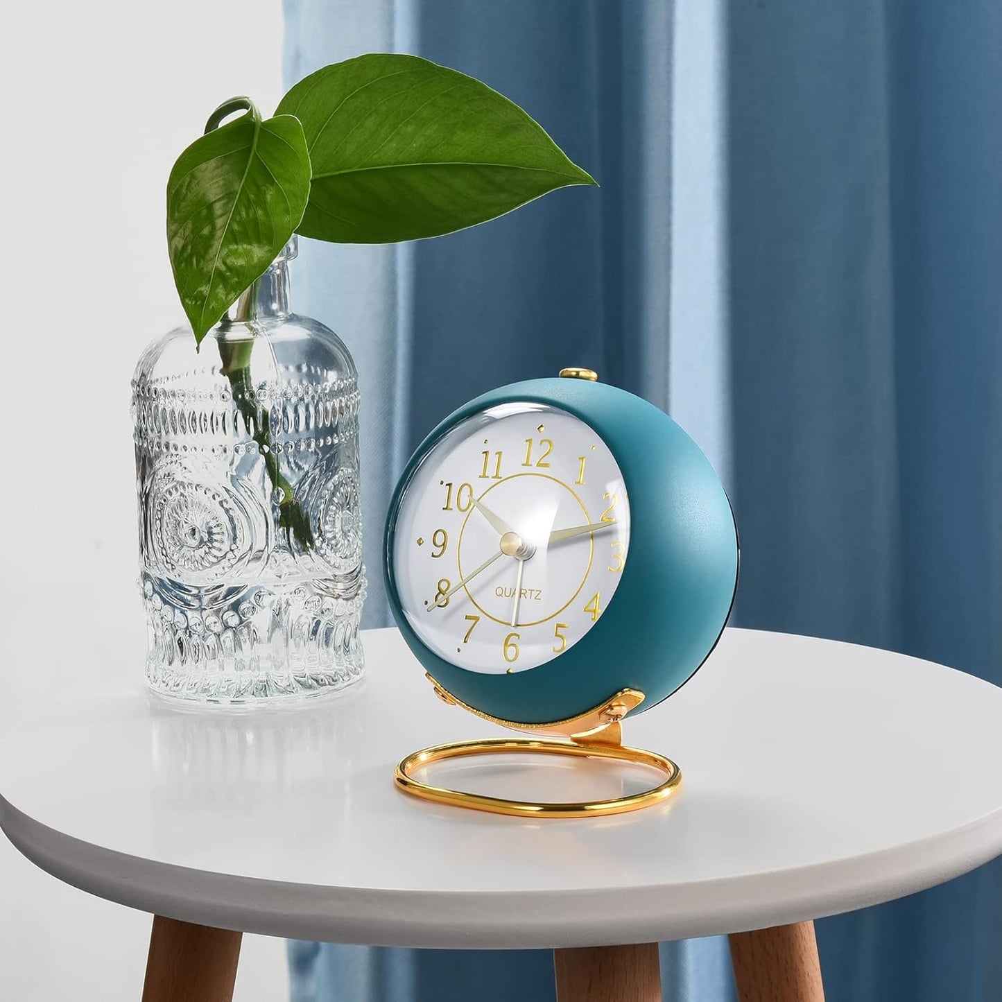 Analog Alarm Clocks,Retro Backlight Cute Simple Design Small Desk Clock with Night Light,Silent Non-Ticking,Battery Powered,for Kids,Bedroom,Travel,Kitchen,Bedside Desktop. (Orange)
